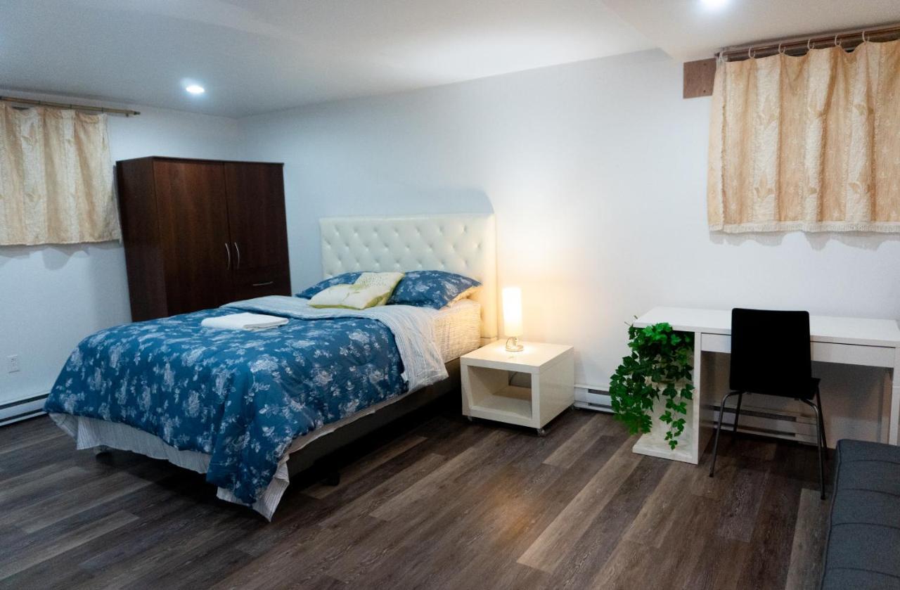Newly Renovated Studio, Separate Entrance Montreal Exterior photo