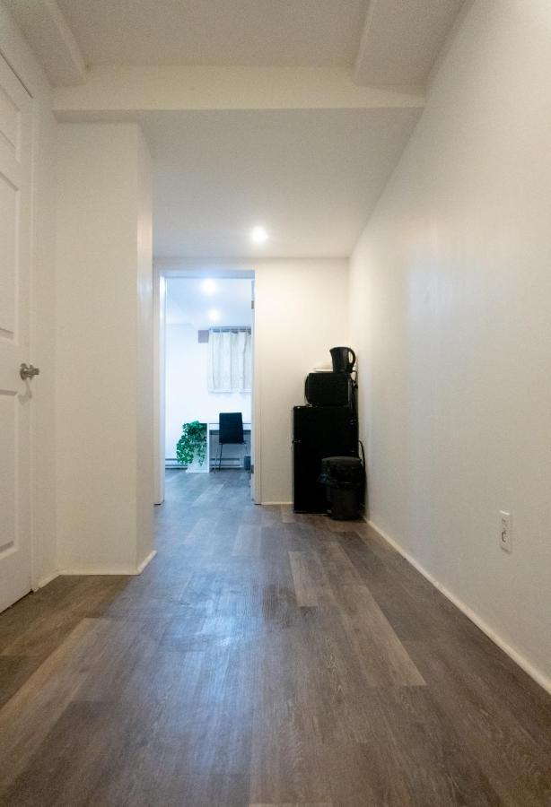 Newly Renovated Studio, Separate Entrance Montreal Exterior photo