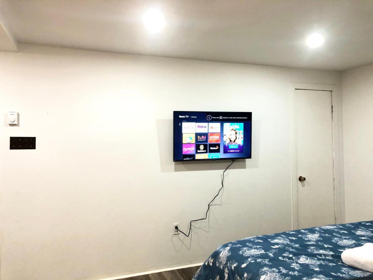 Newly Renovated Studio, Separate Entrance Montreal Exterior photo