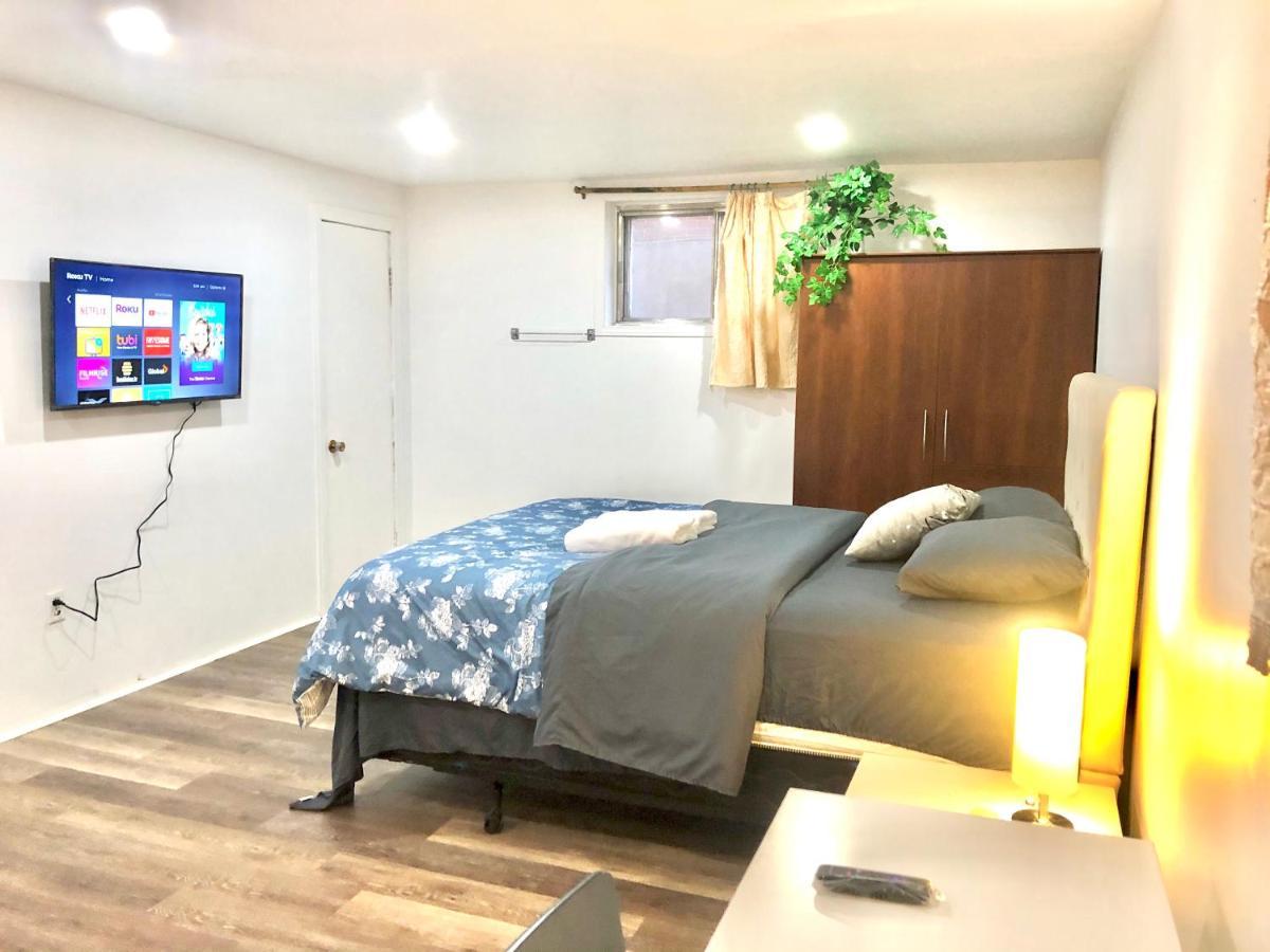 Newly Renovated Studio, Separate Entrance Montreal Exterior photo