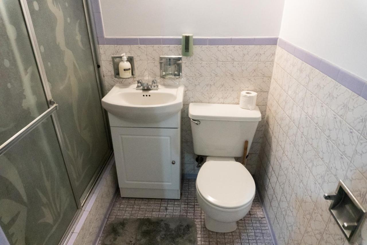 Newly Renovated Studio, Separate Entrance Montreal Exterior photo